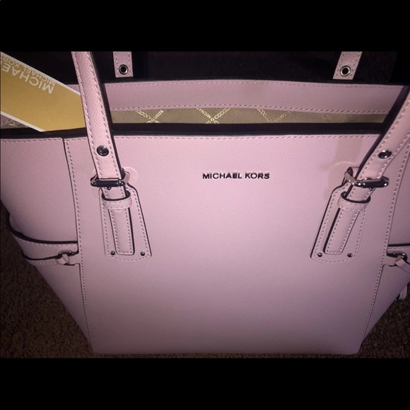 Michael Kors Handbag - Picture 6 of 8